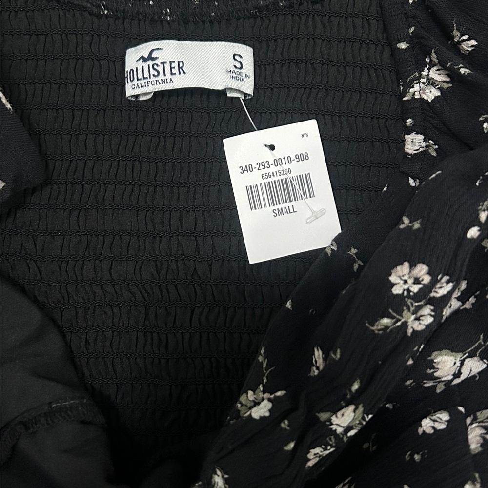 Hollister Black Floral Long Sleeve - Picture 4 of 5